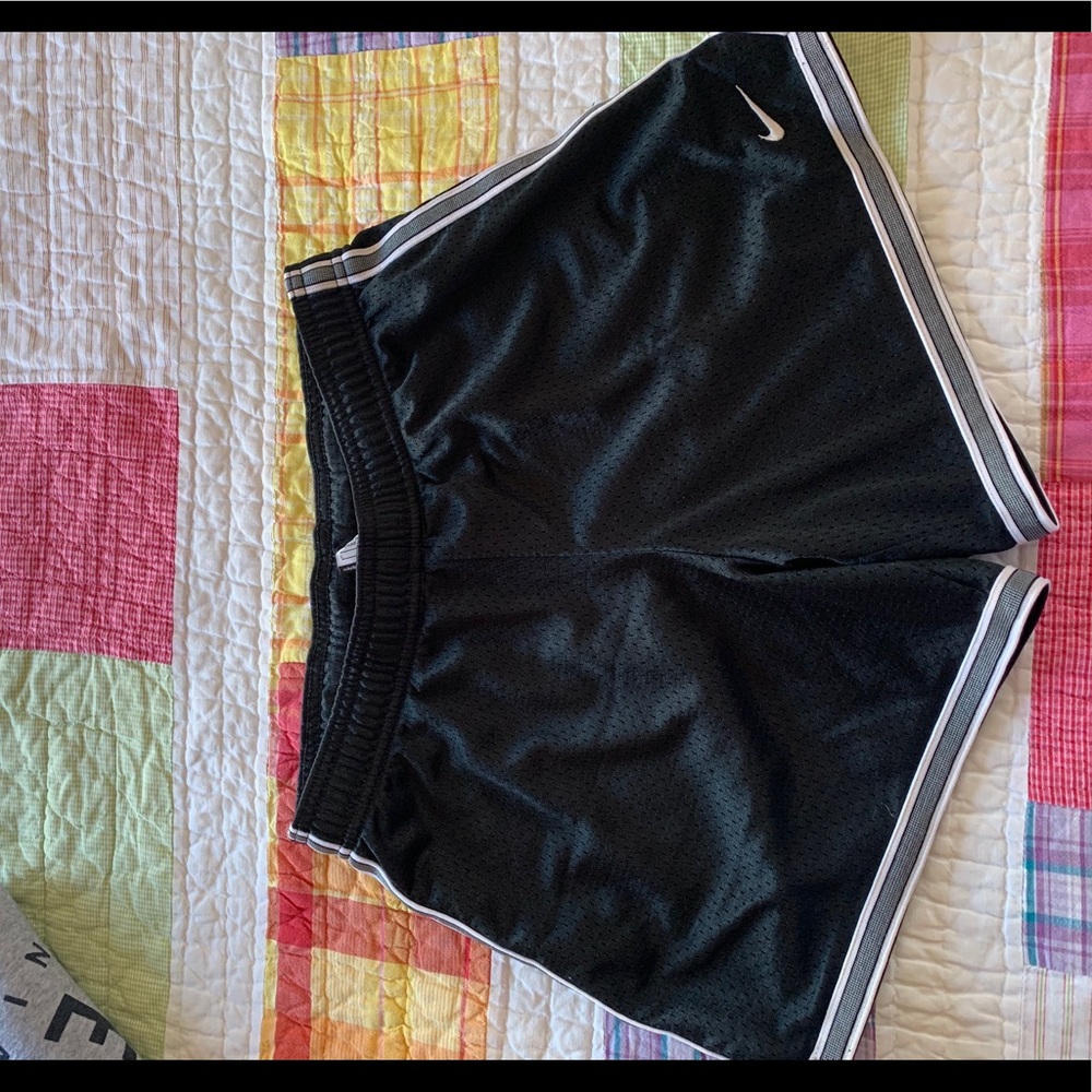 Black Mesh Nike Shortd